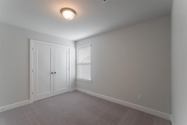 Building Photo - 155 Renodes Garden Ln