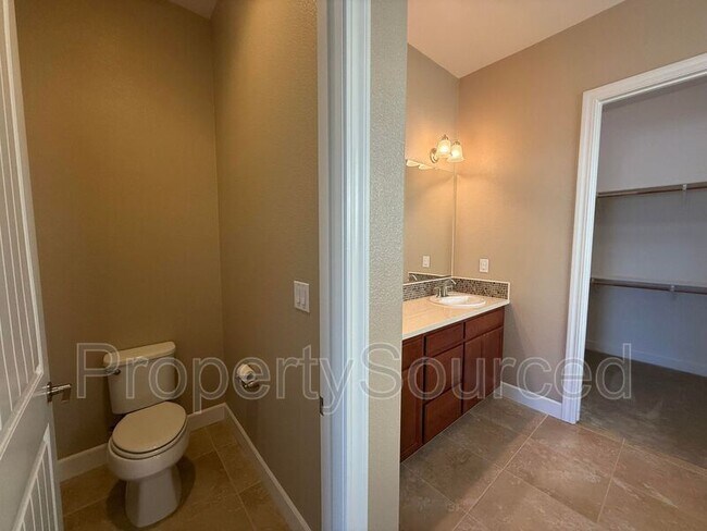 Building Photo - 1073 Kumara St