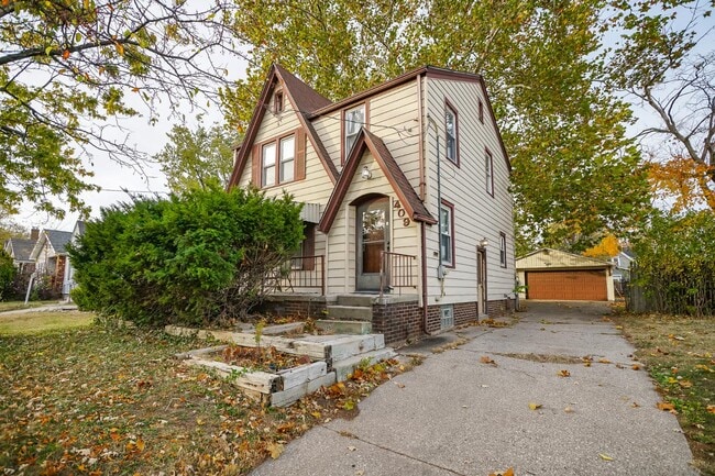 Building Photo - 409 E Melbourne Ave