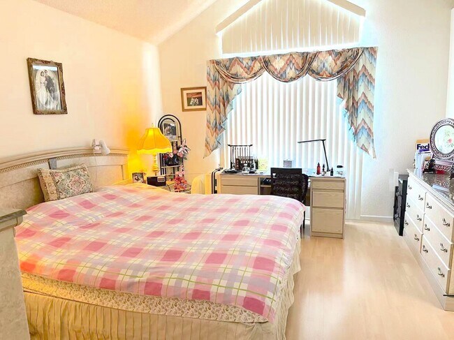 Building Photo - 6193 Potrero Dr