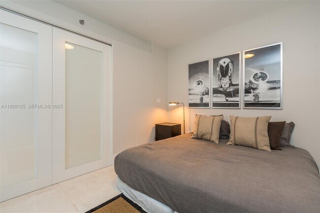 Building Photo - 1830 S Ocean Dr