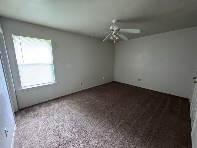 Building Photo - 1430 Shoshoni Trail