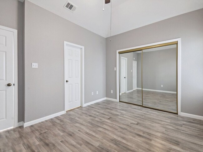 Building Photo - Spacious 2 Bedroom, 2 Bathroom Home in Eag...