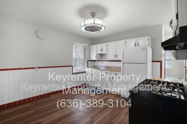 Building Photo - 1045 N New Florissant Rd