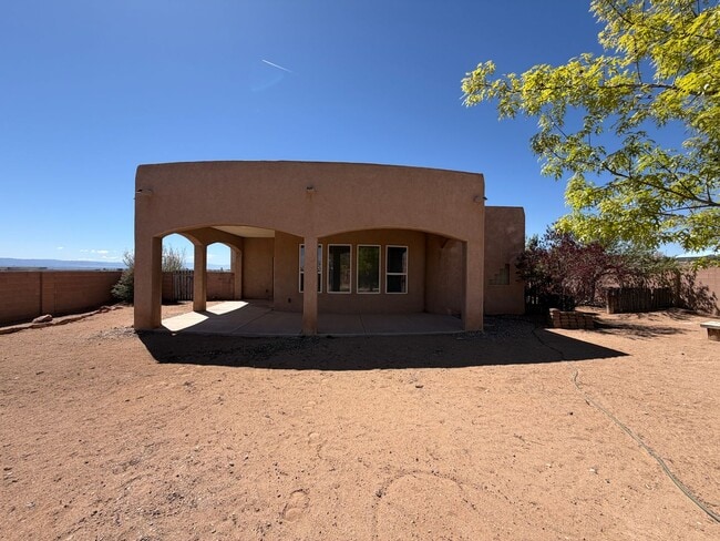 Building Photo - 4 Bedroom Single Story Custom Home Available In Rio Rancho Near Unser Blvd SE & Westside Blvd SE!