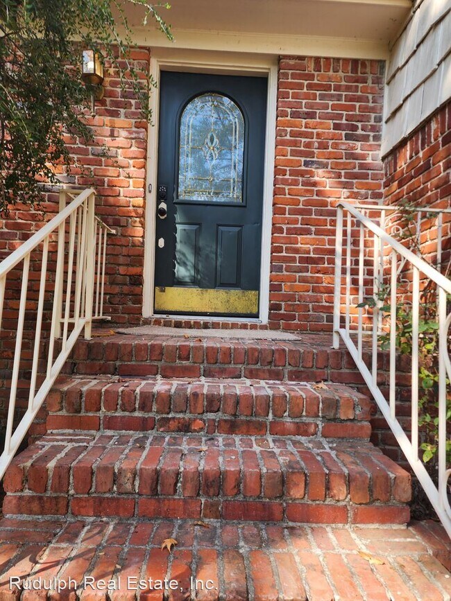 Building Photo - 4 br, 2.5 bath House - 1856 Catala Rd.