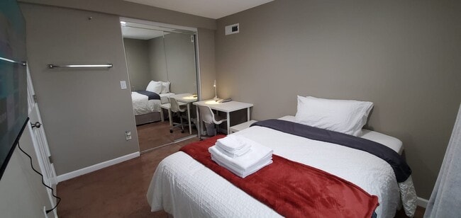 Building Photo - 1803 N 200th St