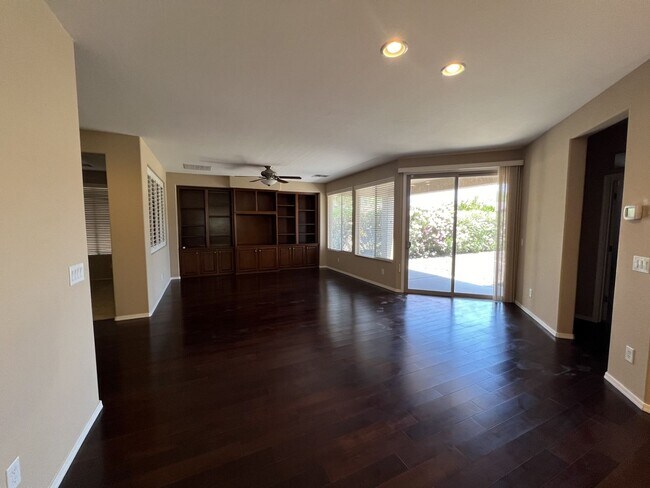 Building Photo - 4457 E Carob Dr