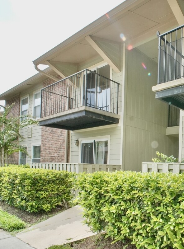Building Photo - 3737 Loretto Rd