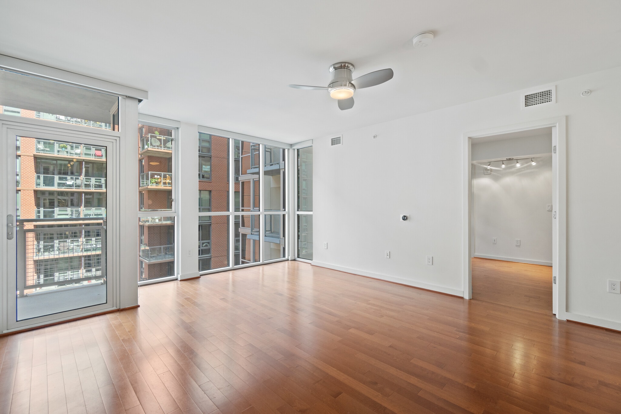 Floor to ceiling windows - 1025 1st St SE