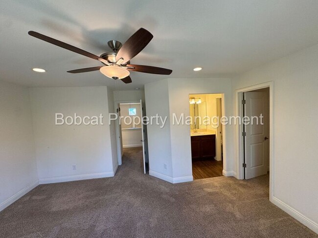 Building Photo - 1230 Saltern Dr