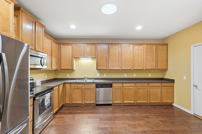 Building Photo - 6368 Manchester Ave NE