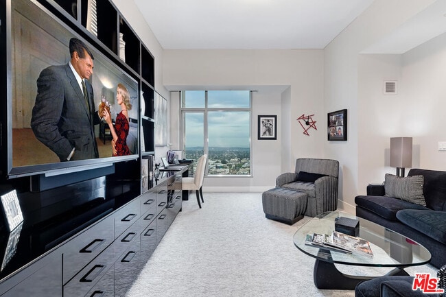 Building Photo - 10776 Wilshire Blvd