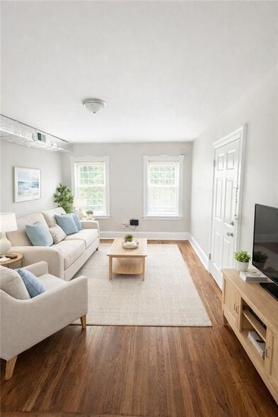 Building Photo - 422 Pawtucket Ave