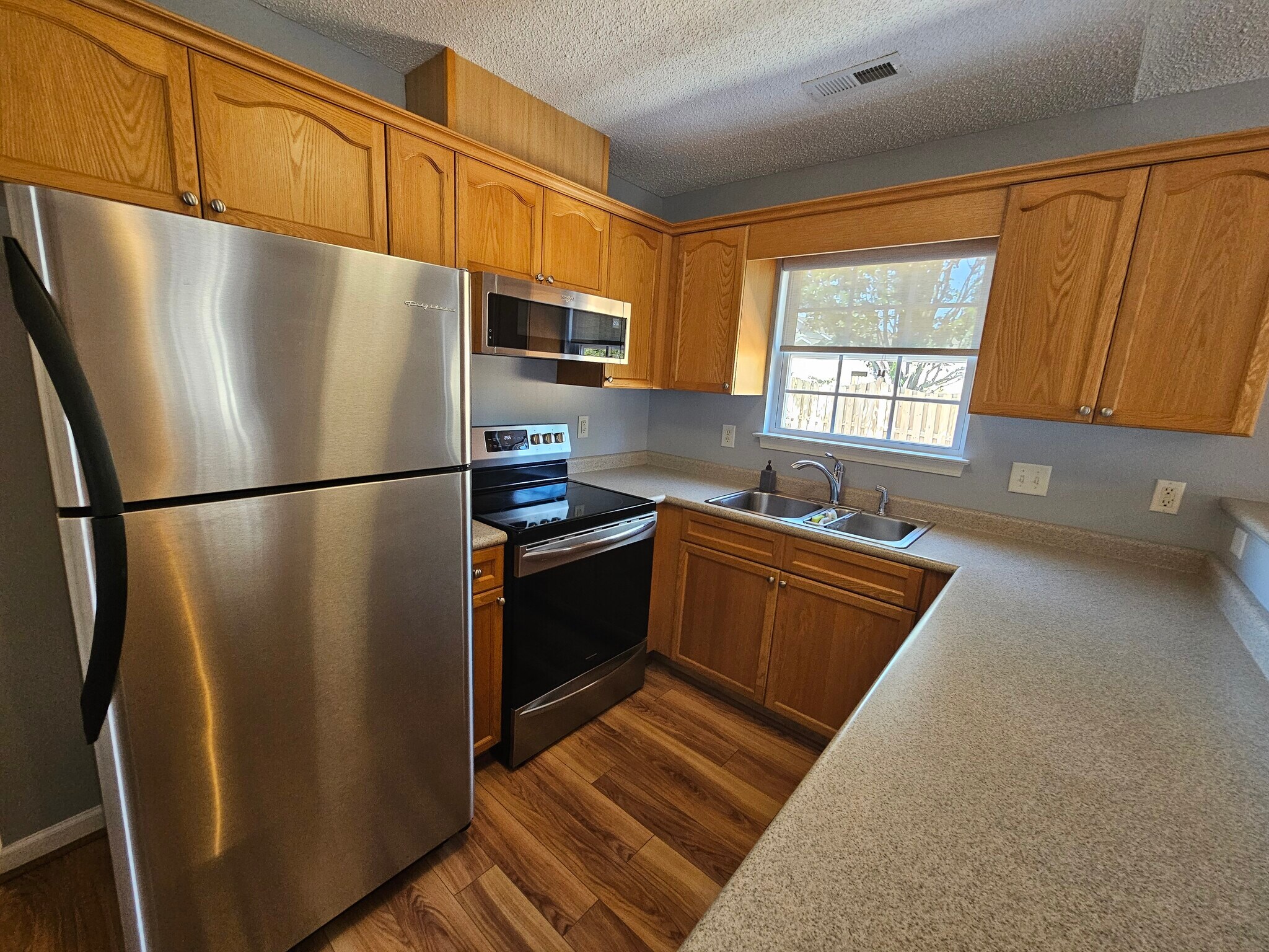 Building Photo - 417 Brecknock Ct