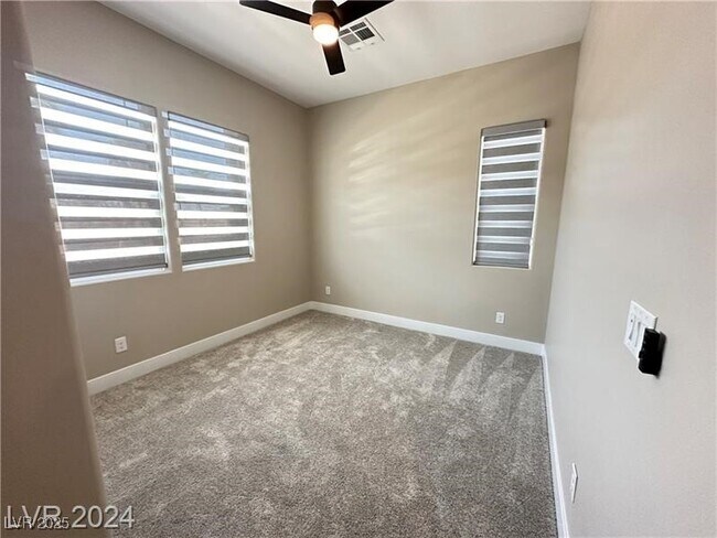 Building Photo - 3961 W Haleh Ave