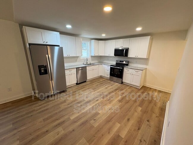 Building Photo - 5811 Uwharrie Rd