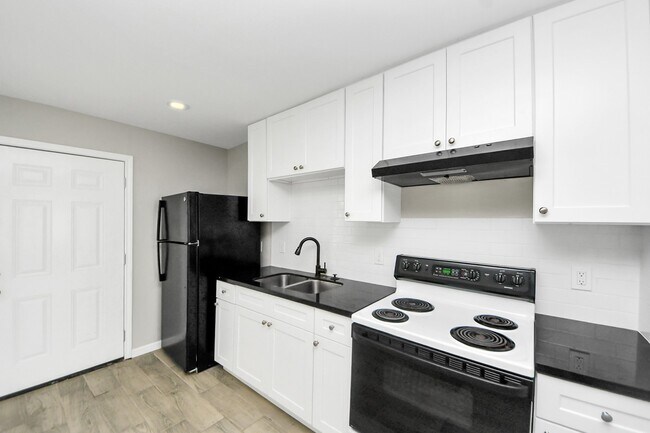 Building Photo - 5435 Pardee St