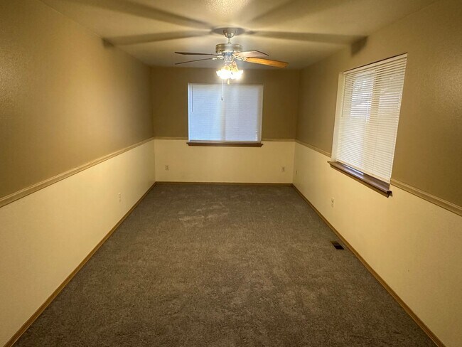 Building Photo - Beautiful 3-Bedroom Home in Gated Clearwood Community!