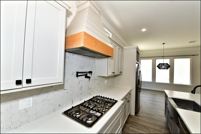 Building Photo - 13868 Paseo Perlas Dr