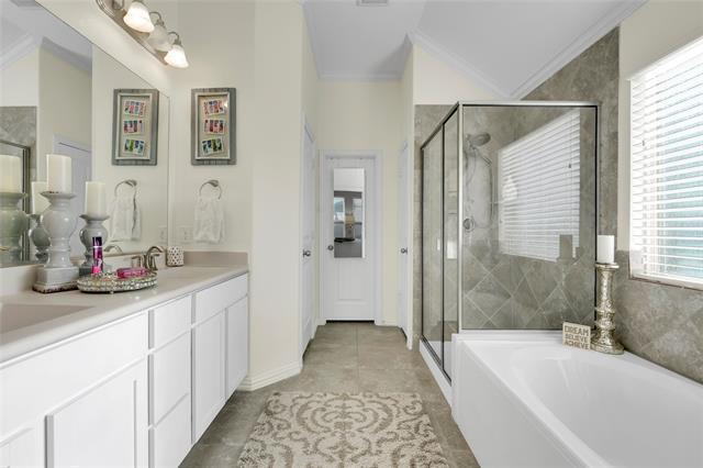 Building Photo - 16601 Lincoln Park Ln