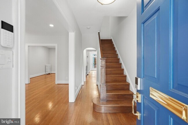 Building Photo - 3839 Beecher St NW