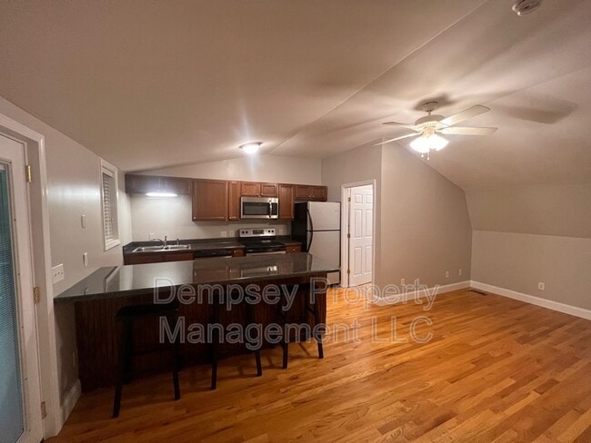 Building Photo - 316 Caplewood Dr