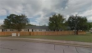 Building Photo - 201 Meadow Ln