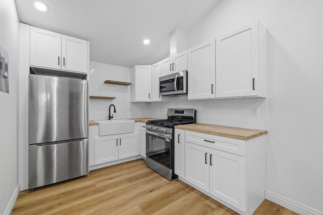 Building Photo - 12511 Landale St