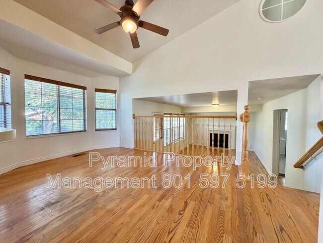 Building Photo - 717 E Hundley Hvn Cir