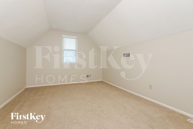 Building Photo - 14000 S Tomahawk Dr