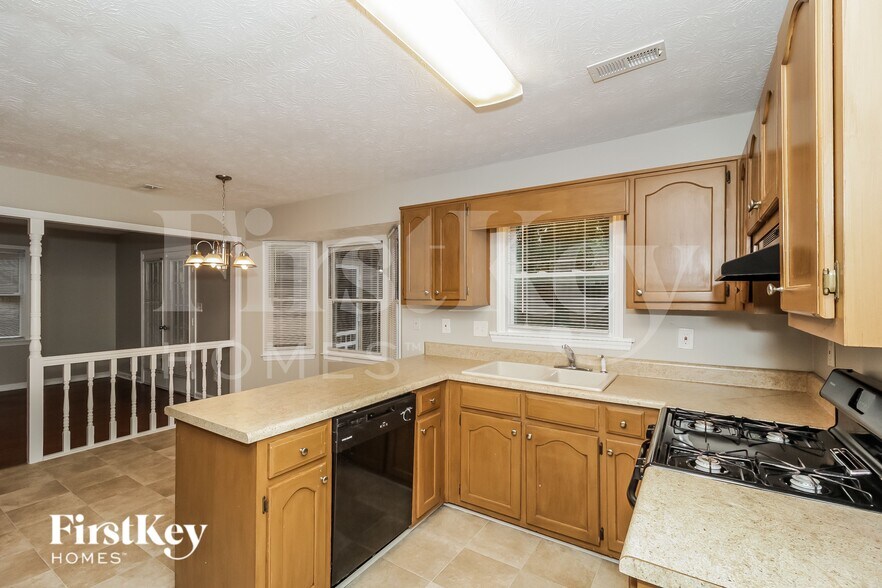Building Photo - 307 Marble Ct