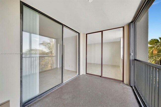 Building Photo - 117 Lake Emerald Dr