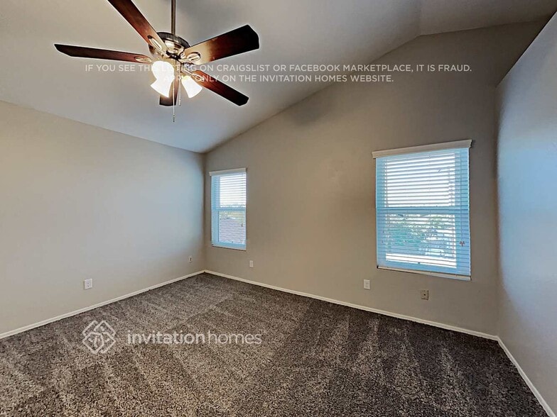 Building Photo - 2366 E Evans Dr