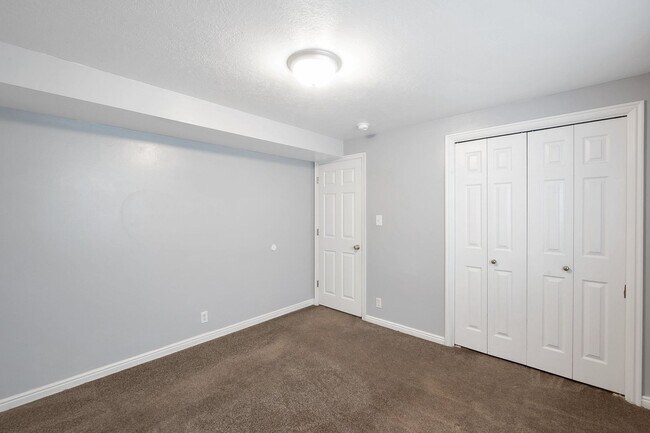 Building Photo - 673 E 1650 S