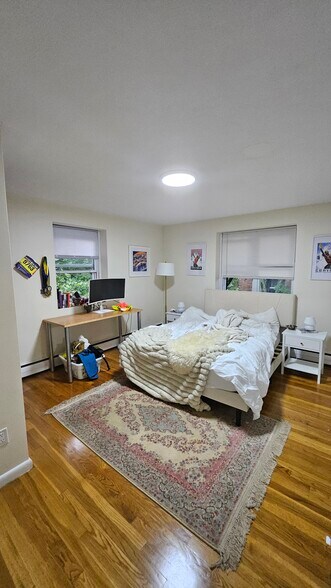 Building Photo - 46 Stetson St