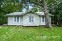 Building Photo - 705 3rd Ave SW