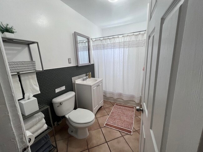 Building Photo - 204 S M St