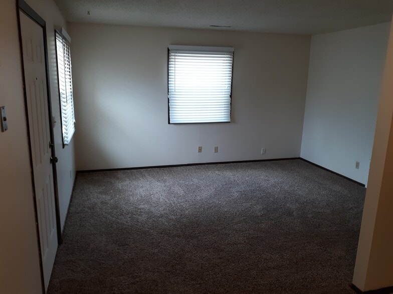 Building Photo - 1012 Delaware Ave