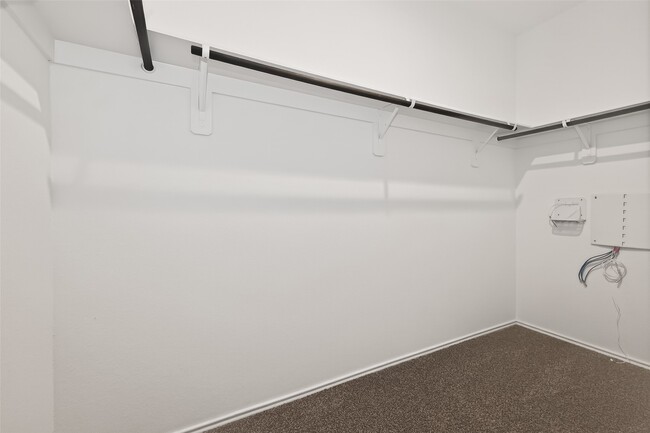 Building Photo - 7427 Audubon Russet Dr