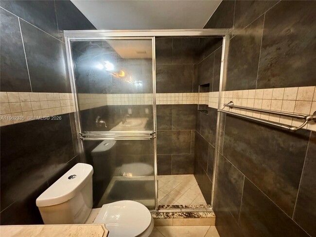 Building Photo - 6375 SW 136th Ct