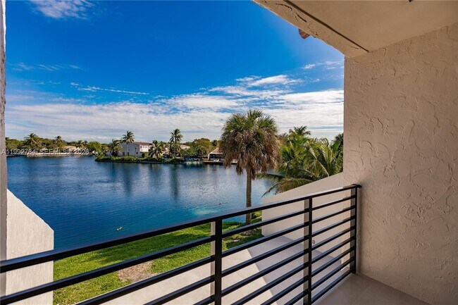Building Photo - 7238 Jacaranda Ln