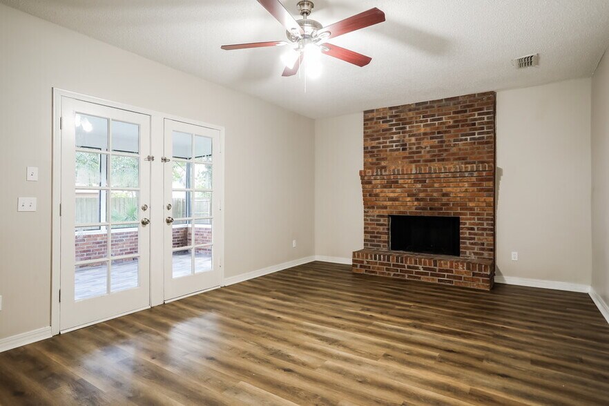 Building Photo - 927 Ridgewall Ct