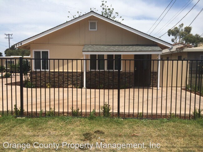 Building Photo - 714-718 W 20th St