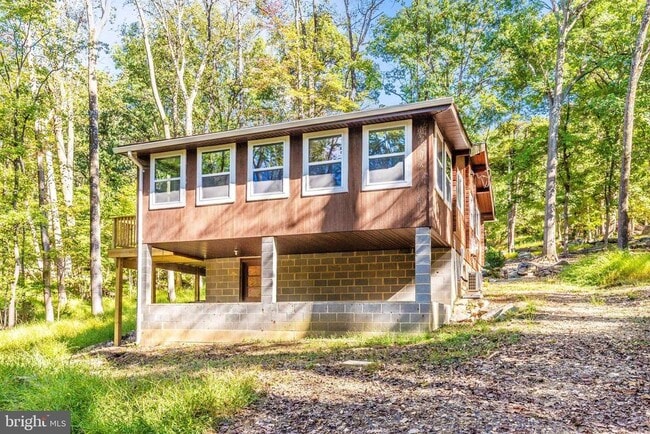 Building Photo - 305 Highview Rd