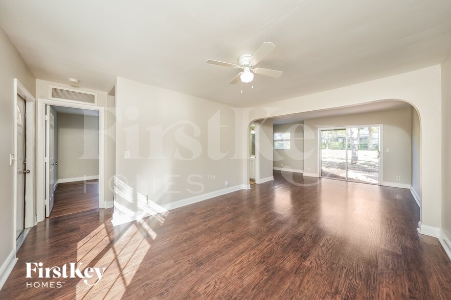 Building Photo - 5227 Adams Rd