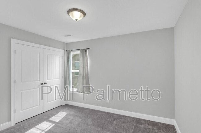 Building Photo - 318 Stillington St