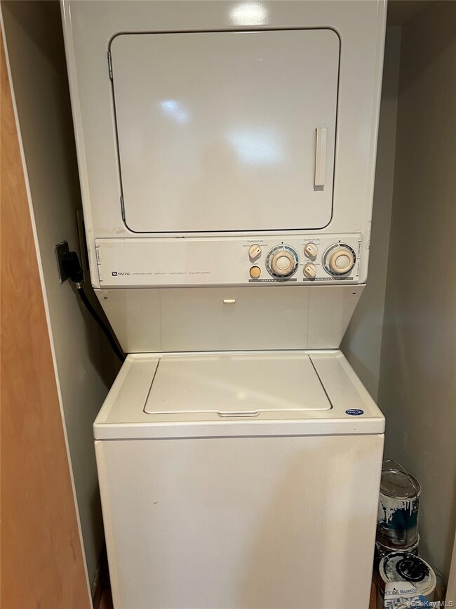 Building Photo - 37 Memorial Dr