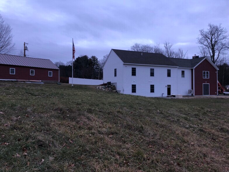 Country Setting - 1 Davis Ln