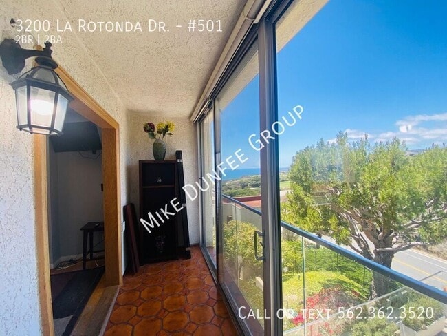 Building Photo - 3200 La Rotonda Dr